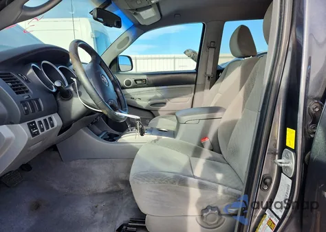 2010 Toyota Tacoma Double Cab z USA, uszkodzony, nr VIN 3TMLU4EN3AM039161